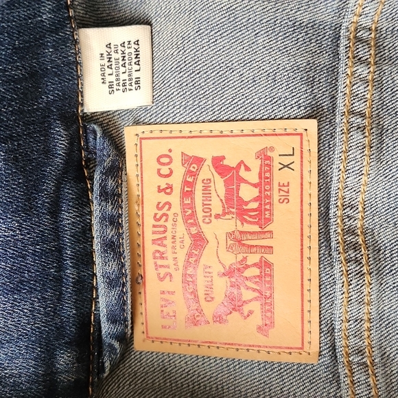 Levi's Trucker Style Denim Jacket - Picture 8 of 13